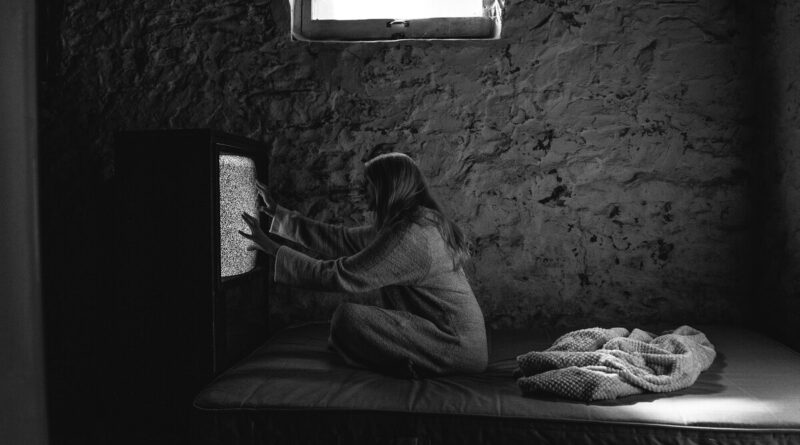 tidur nyenyak saat tv menyala